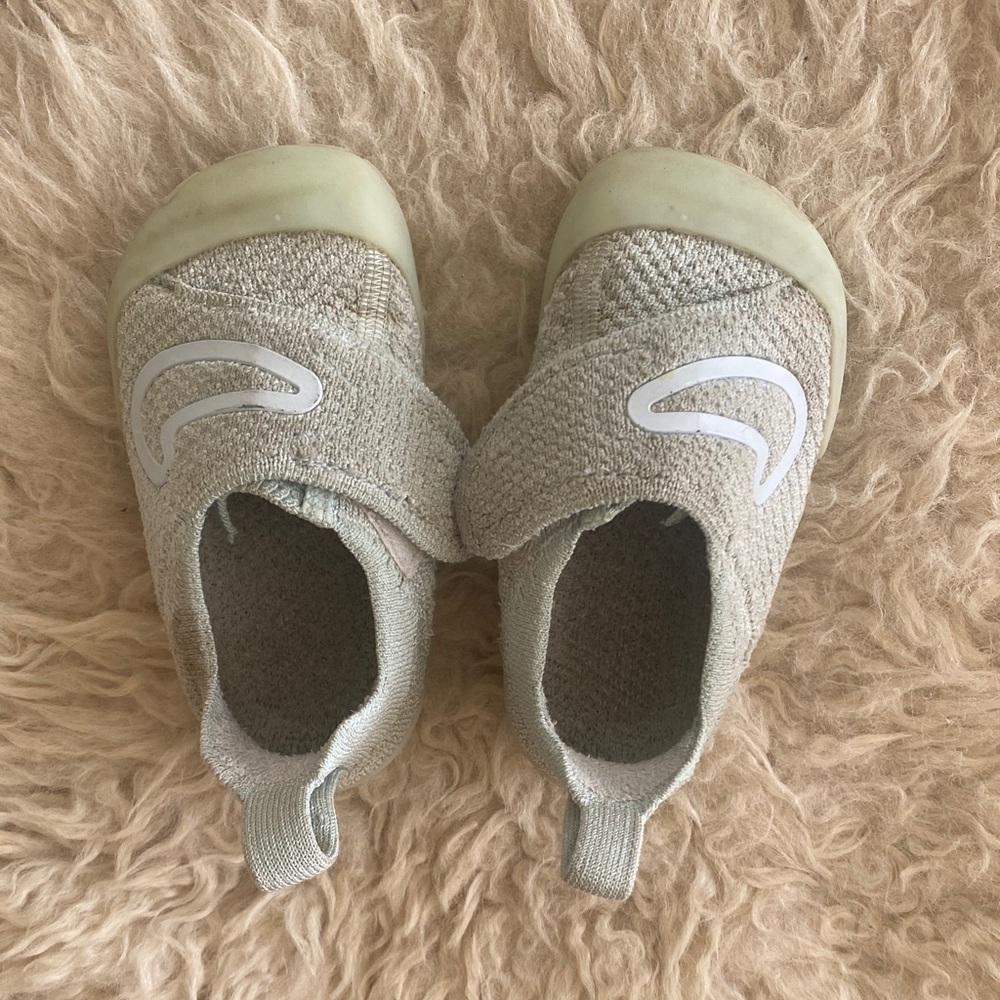Kids Nike Swoosh 1 Shoes sz 6c -light blue